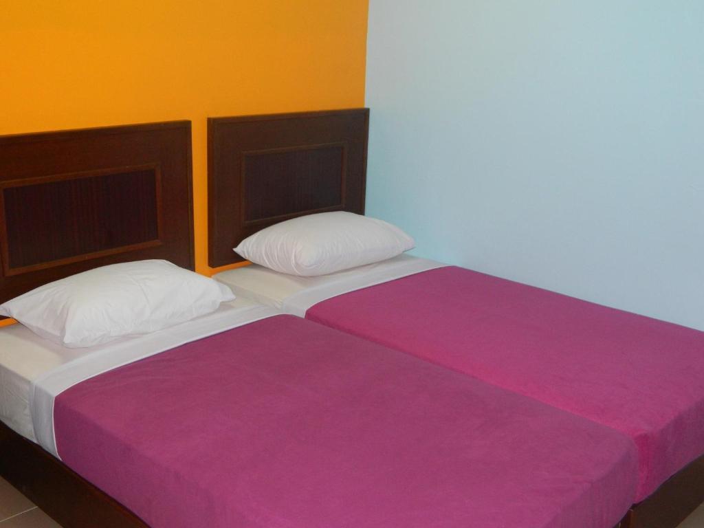 River Side Hotel Mersing Rum bild