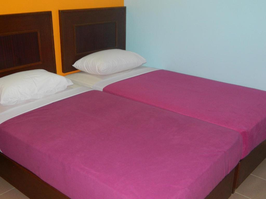 River Side Hotel Mersing Rum bild